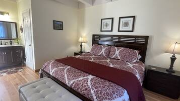 3 soveværelser, skrivebord, strygejern/strygebræt, weekendseng