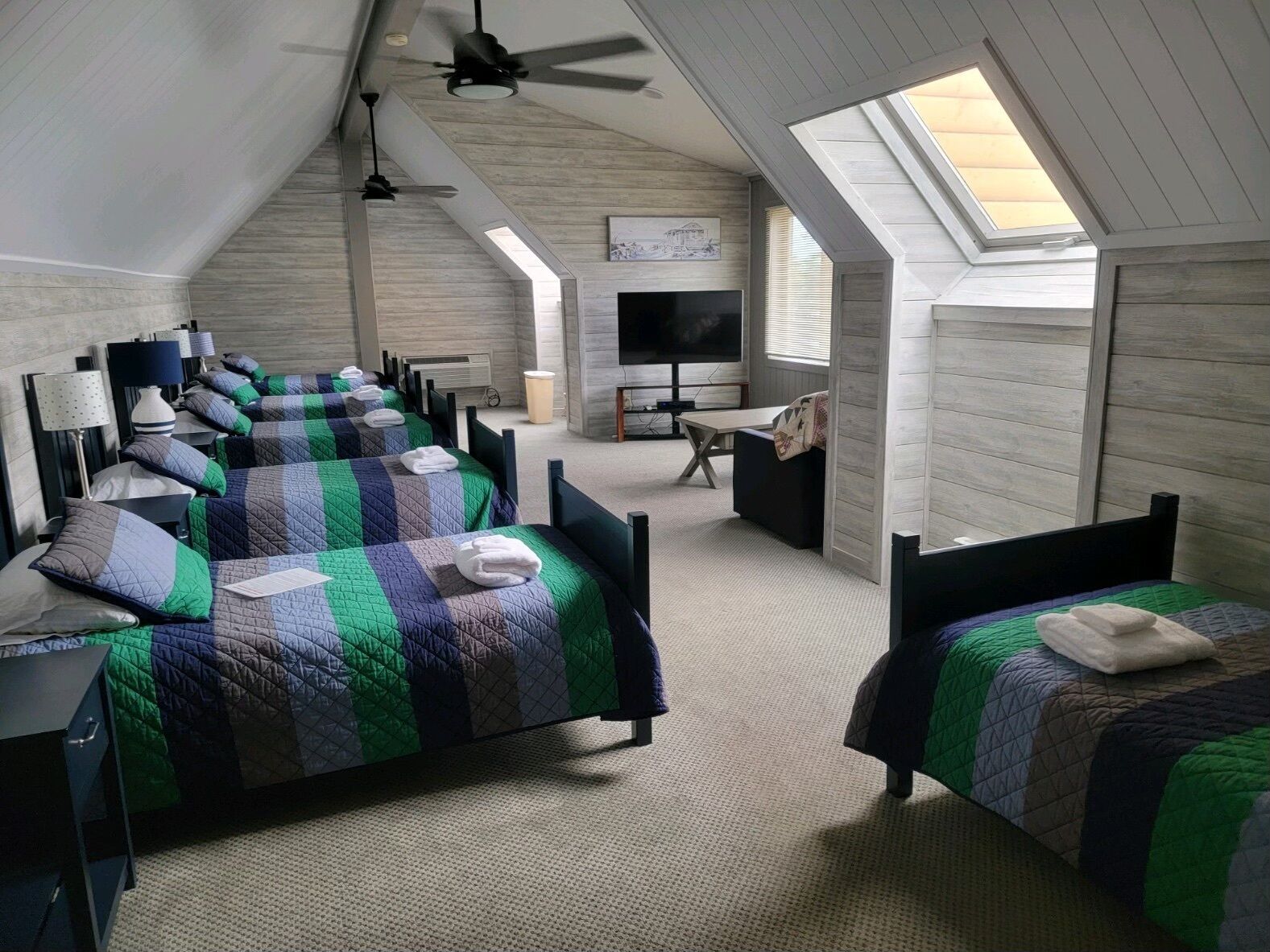 6 chambres, accès au Wi-Fi (inclus), literie fournie