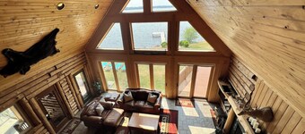 Log Cabin w/indoor pool on Lake, 30 Min from Wis Dells! 8 min. from Sand Valley