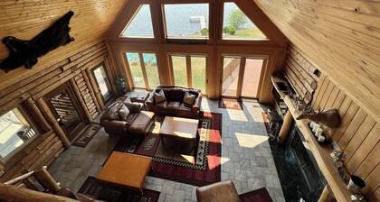 Hirsimökki järvellä, noin 30 min päässä Wis Dells!