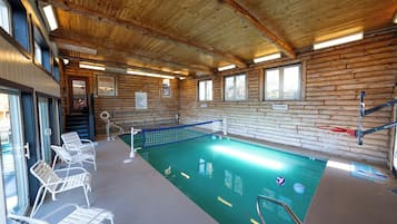 Piscine intérieure