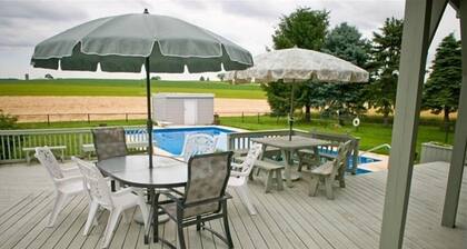 Eristäytynyt Country Getaway Tenniskenttä Yksityinen uima-allas upeat näkymät maaseudulle