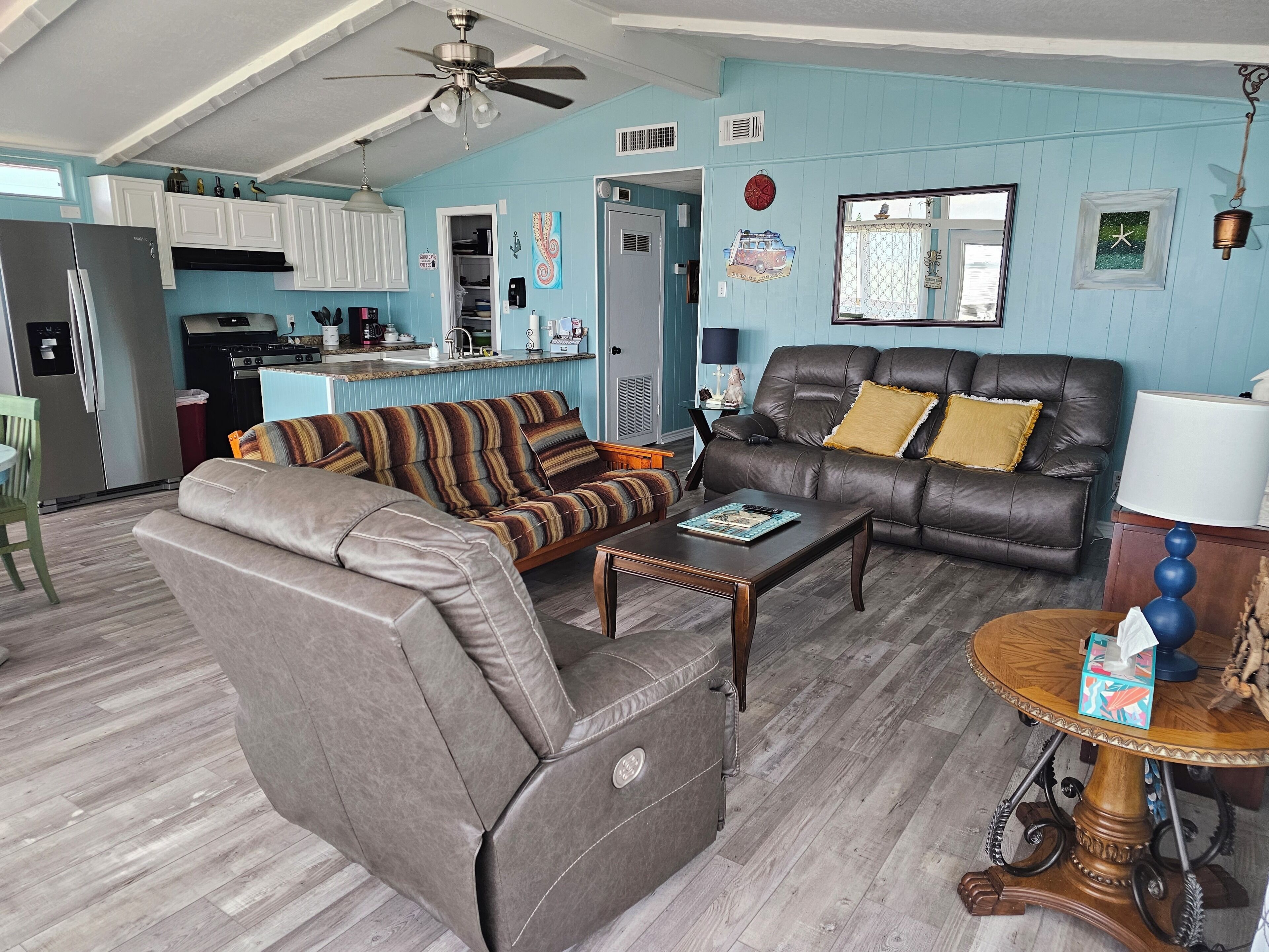 Valyn's Landing; Exclusive Bayhouse on the water with private lighted pier.