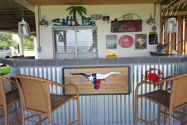 Bar (en la propiedad)