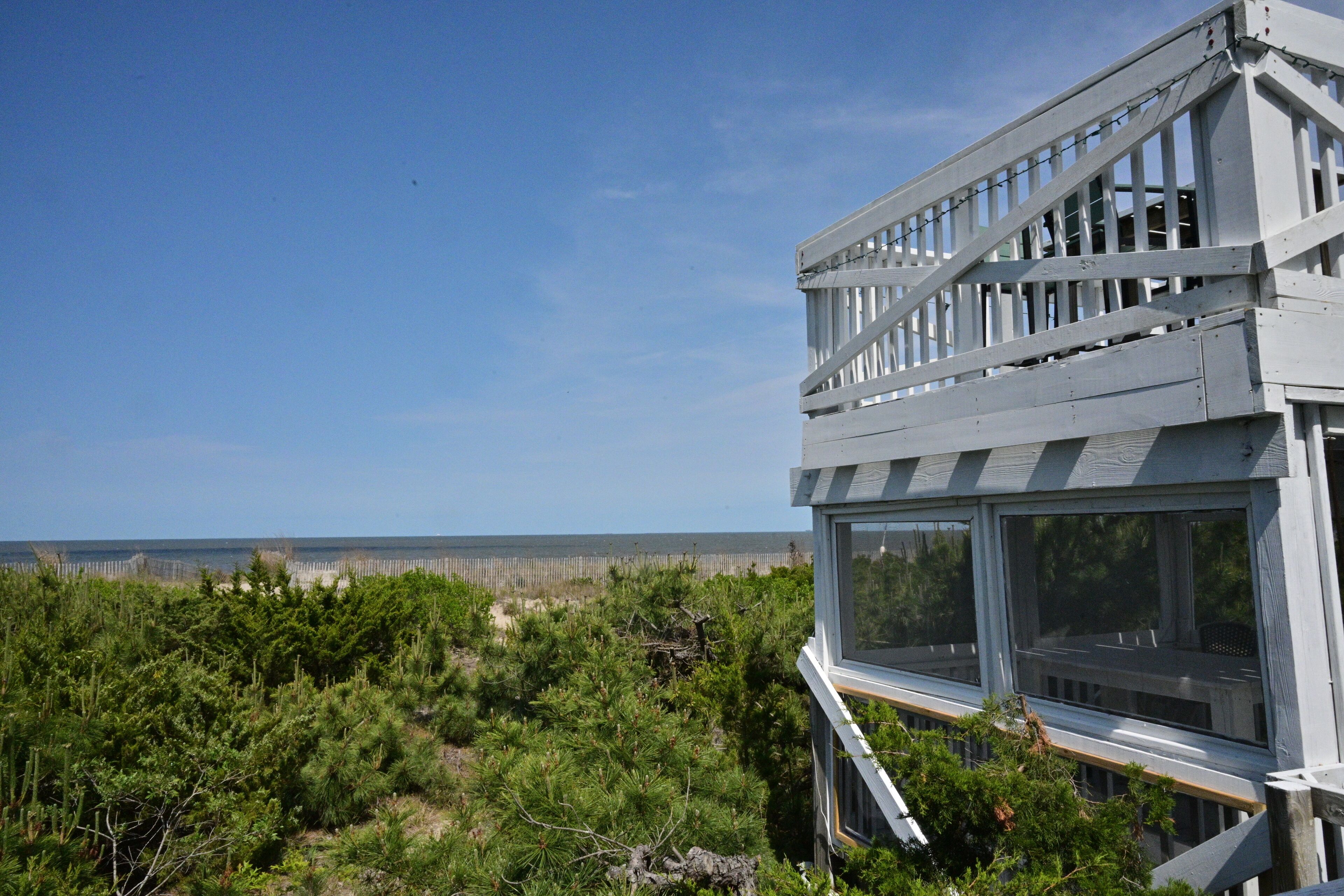 Bayfront cottage directly on the beach