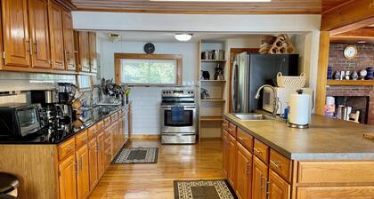 LAKE FRONT LAKE BUEL Monterey New Marlborough 10 M GREAT BARRINGTON PRIVATE DOCK