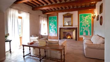 Villa (Multiple Bedrooms) | Living room | TV, offices