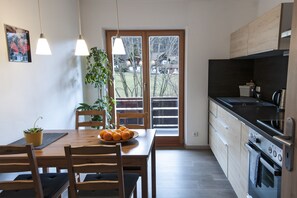 Réfrigérateur, four, plaque de cuisson, lave-vaisselle