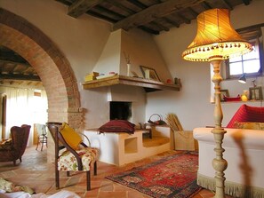 Villa (6 Bedrooms) | Living room | Books - Villa Meravigliosa (Pienza)