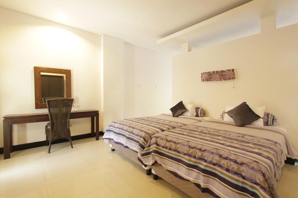 1 Bedroom Beach Side