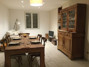 Dining - COUNTRY HOUSE WITH PRIVATE POOL 6m x 13m50. 4-STAR CLASS.  (Lagorce)