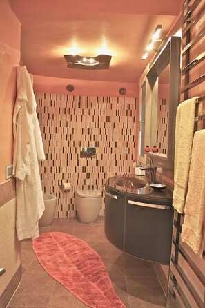 Villa (6 Bedrooms) | Bathroom