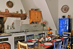 Villa (5 Bedrooms) | Private kitchen | Fridge, microwave, oven, stovetop