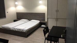 Family Studio, 2 Single Beds, Kitchenette | In-room dining - Roomotel Apartments (Chalcis)