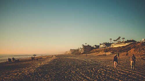 Pet Friendly Beach Cottage - Walk to town and beach     STVR PERMIT BLRE1241169