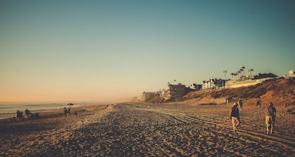 Pet Friendly Beach Cottage - Walk to town and beach STVR PERMIT BLRE1241169