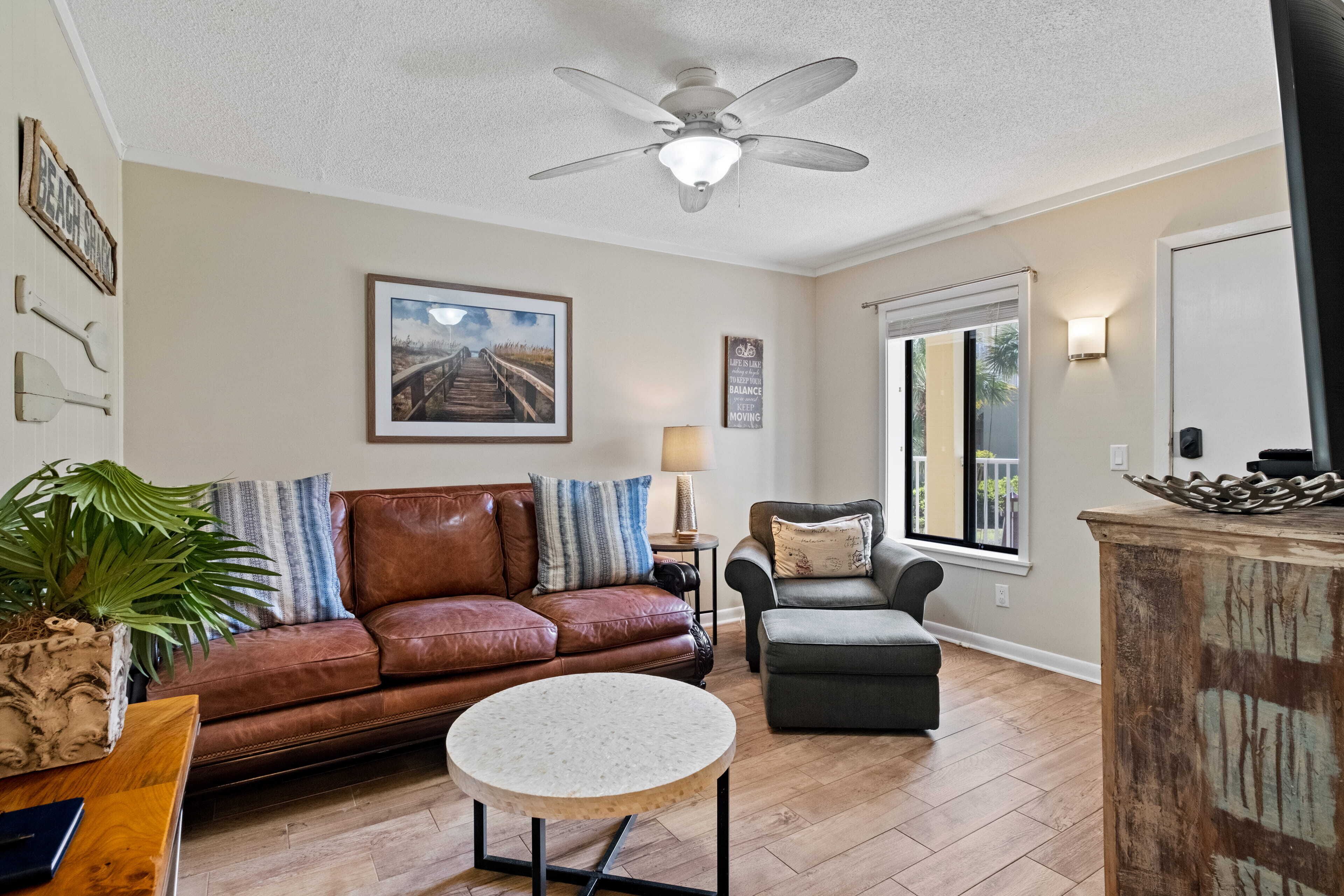 Great Fall Rates! 3 Night Minimum-3 Pools-Walk to Beach! Washer/Dryer