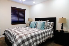 2 makuuhuonetta, silitysrauta/-lauta, ilmainen Wi-Fi, vuodevaatteet