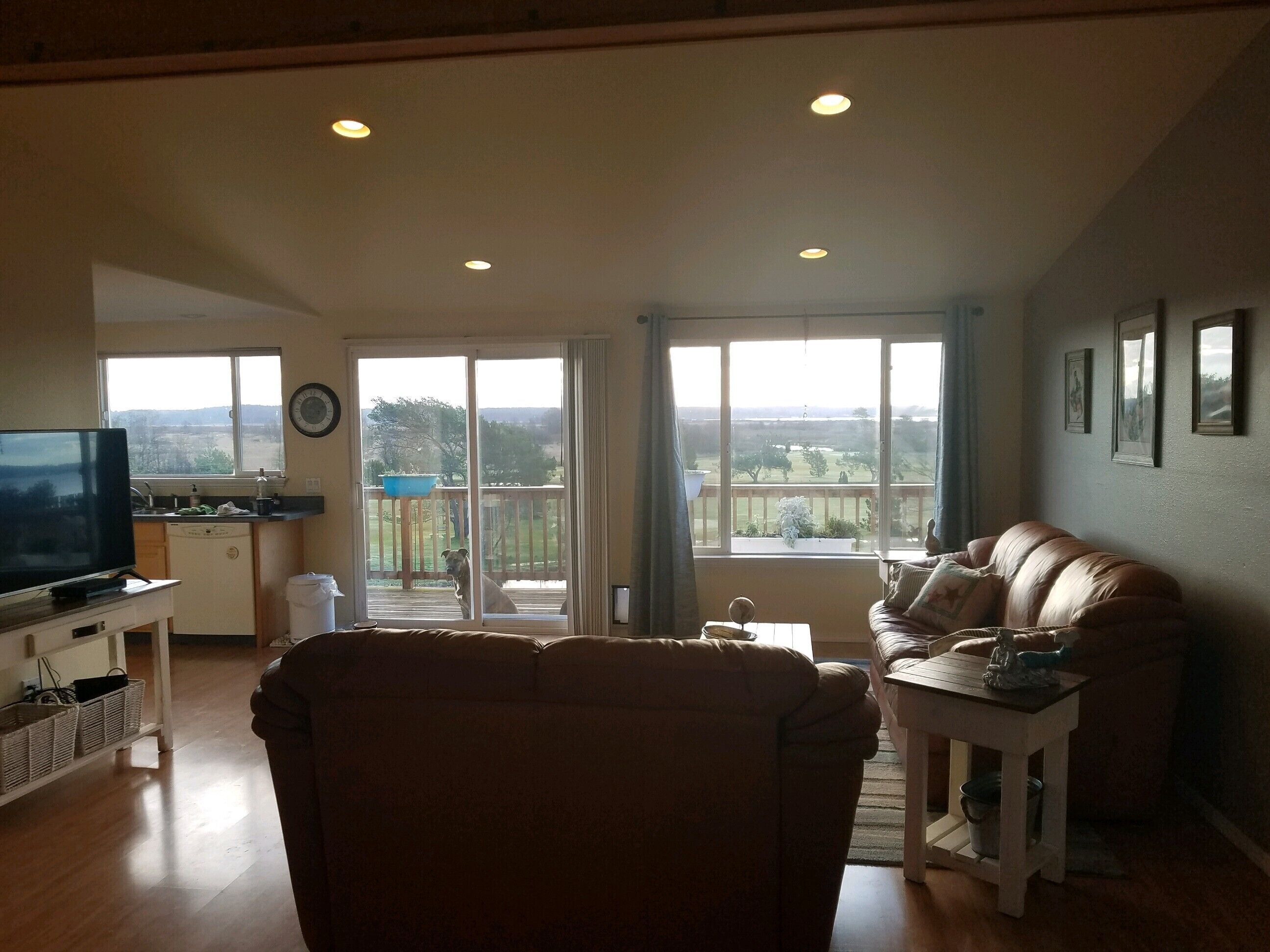 2 bdrm, Mt Baker, San Juans, WWU, Sea to Ski race,  Canada, Golf, Refineries