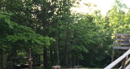 Bear Creek Getaway- Mammoth Cave & Nature Lovers Retreat!