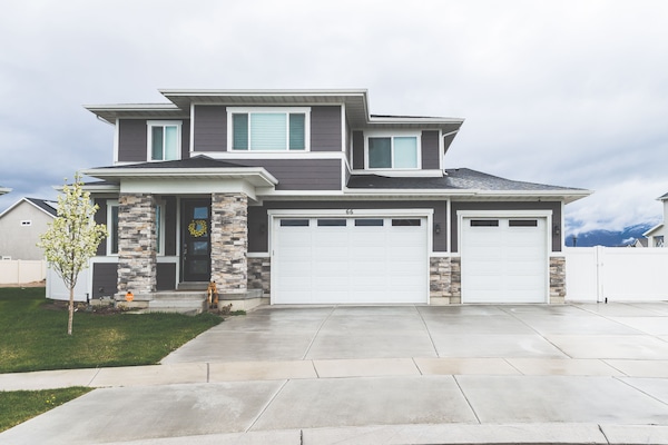 Beautiful and Newly Constructed home in Vineyard, UT