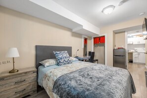 Queen Suite with Private Bathroom and Private Kitchenette | Blackout drapes, soundproofing, free WiFi, bed sheets - Orchid House near Vancouver YVR Airport (Richmond)