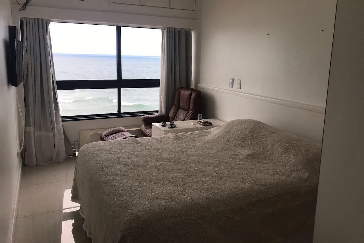 Blackout drapes, WiFi (free), bed sheets