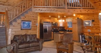 Kemp's Rentals-Great Family Home-Relaxing-Private-5 Acres-Near to Beach & MTU