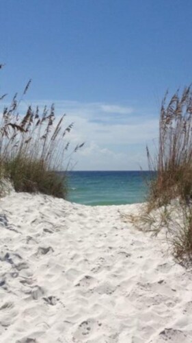 Ranch House aivan järven rannalla