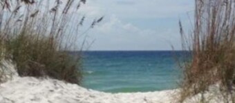 Ranch House sur un lac assez