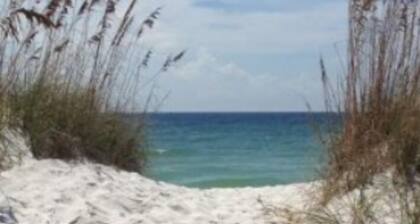 Ranch House aivan järven rannalla