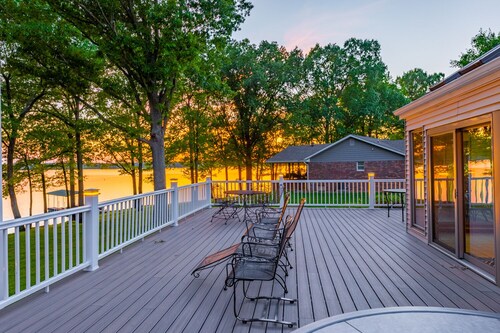 Charming Waterfront house*Dock*Main Channel*Kayaks*Gentle Slope