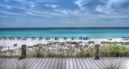 BEACHFRONT,AMAZING SHORELINE GULF VIEW,1ST FLOOR WALKOUT,5 STEPS TO BEACH ACCESS