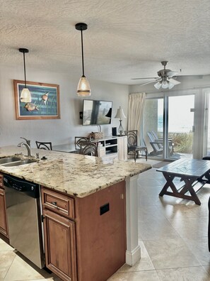 Interior - CRYSTAL SANDS, BEACHFRONT,WALKOUT  ,1ST FLOOR, ,5 STEPS TO THE  ACCESS (Destin)