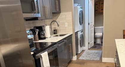 Remodeled 1 Bedroom Condo Short walk to Cabriolet Mountain views from unit