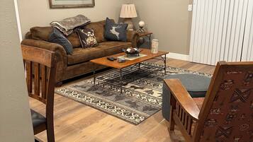 Smart TV, fireplace, DVD player, books