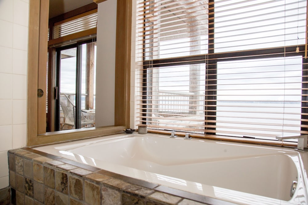 Inn At Langley by null