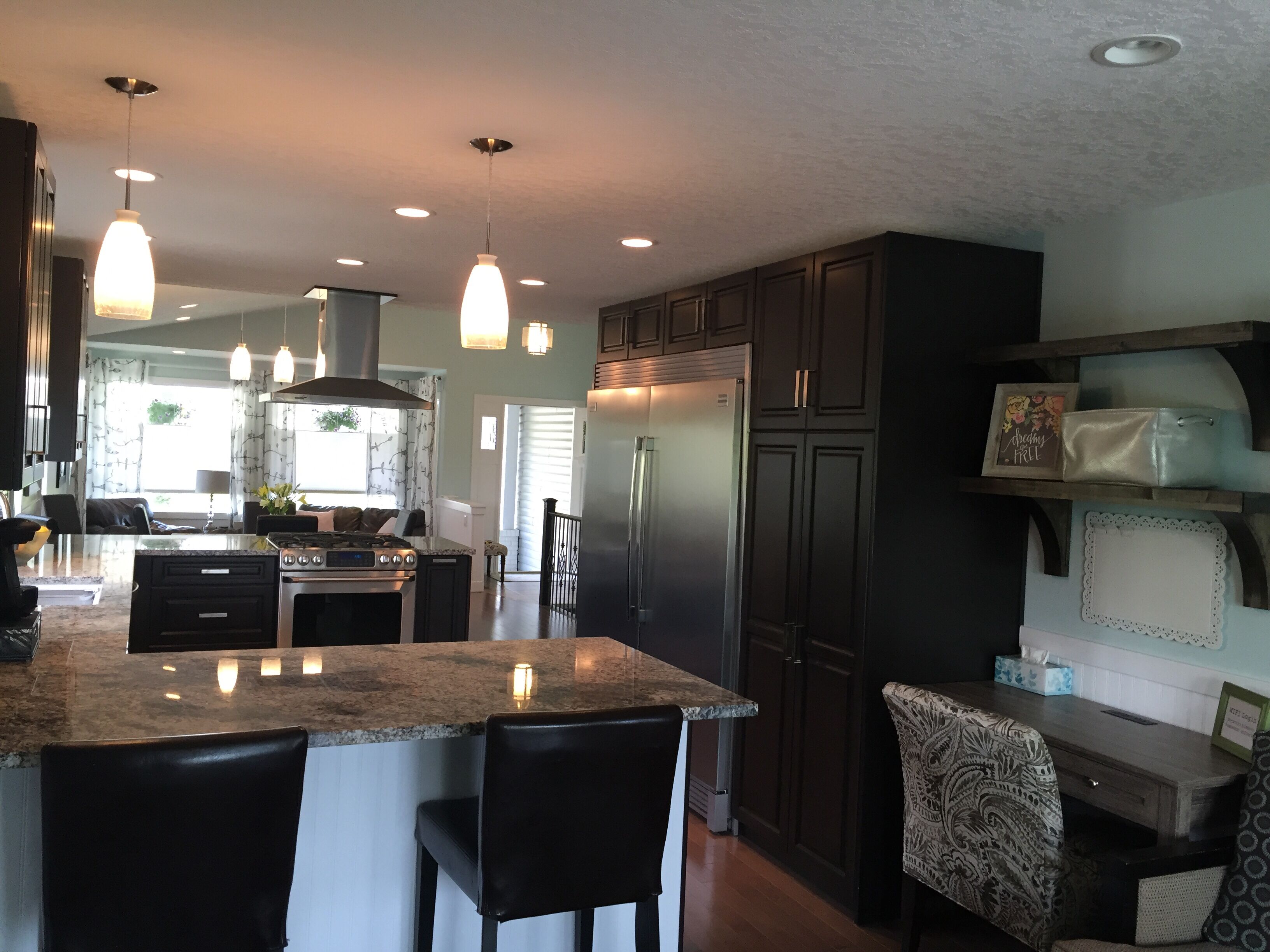 Hawkwood NW Bungalow! 3BR, 2BA Fully Upgraded, Stunning, Bright Main Floor!