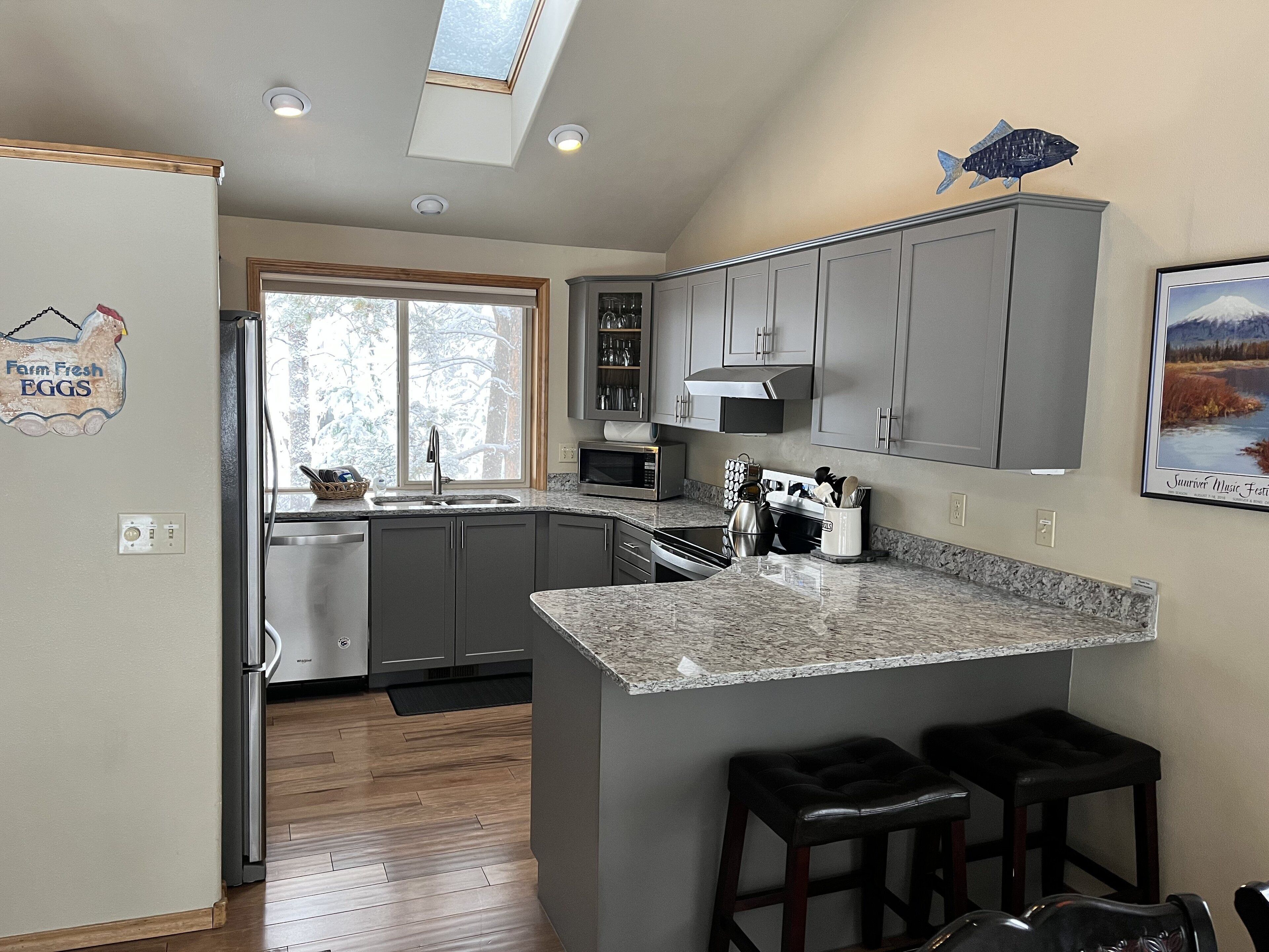 Sunriver Retreat - Sleeps 9/HotTub/SHARC Passes/No Extra Fees/NOW WITH A/C!