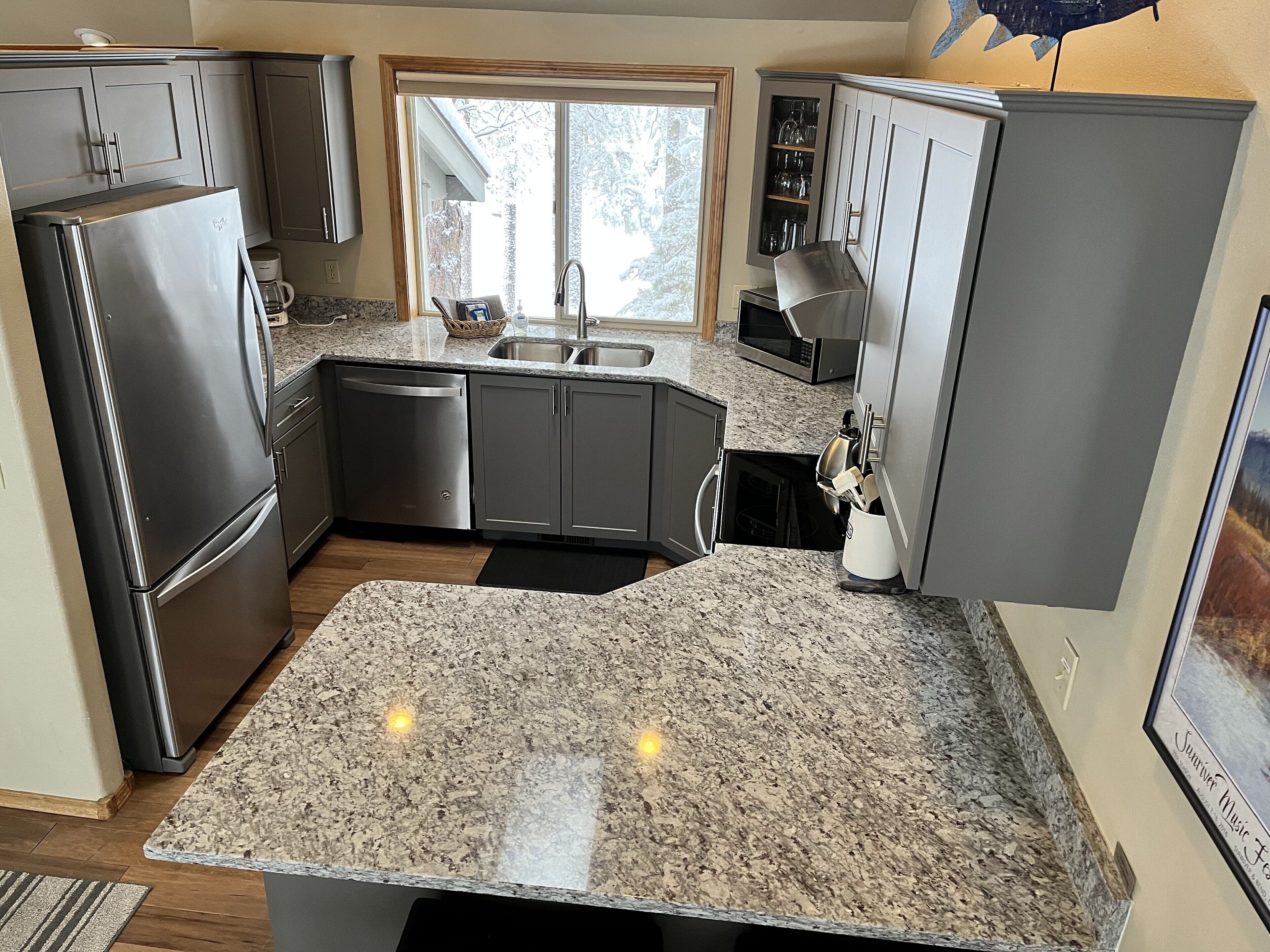 Sunriver Retreat - Sleeps 9/HotTub/SHARC Passes/No Extra Fees/NOW WITH A/C!