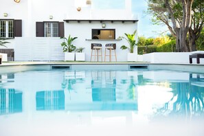 Outdoor pool, a heated pool - Luxury Villa with  Heated Swimming Pool & Outdoor Jacuzzi -  50mt from the Beach (Geremeas)