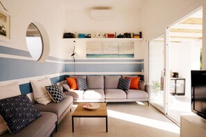 Smart TV, libri, impianto stereo