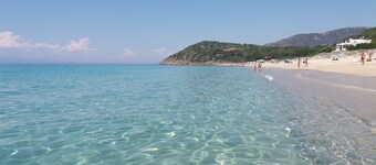 Luxury Villa with Heated Swimming pool& Outdoor Jacuzzi - 50mt from the Beach