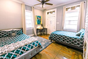 3 habitaciones, escritorio, tabla de planchar con plancha y wifi gratis 