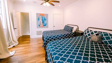 3 bedrooms, desk, iron/ironing board, free WiFi