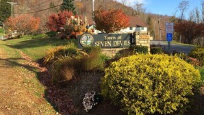 A sign for the Town of Seven Devils with a clear view of the surrounding landscape. - HIGH MOUNTAIN CONDO--PANORAMIC VIEWS! (Seven Devils)