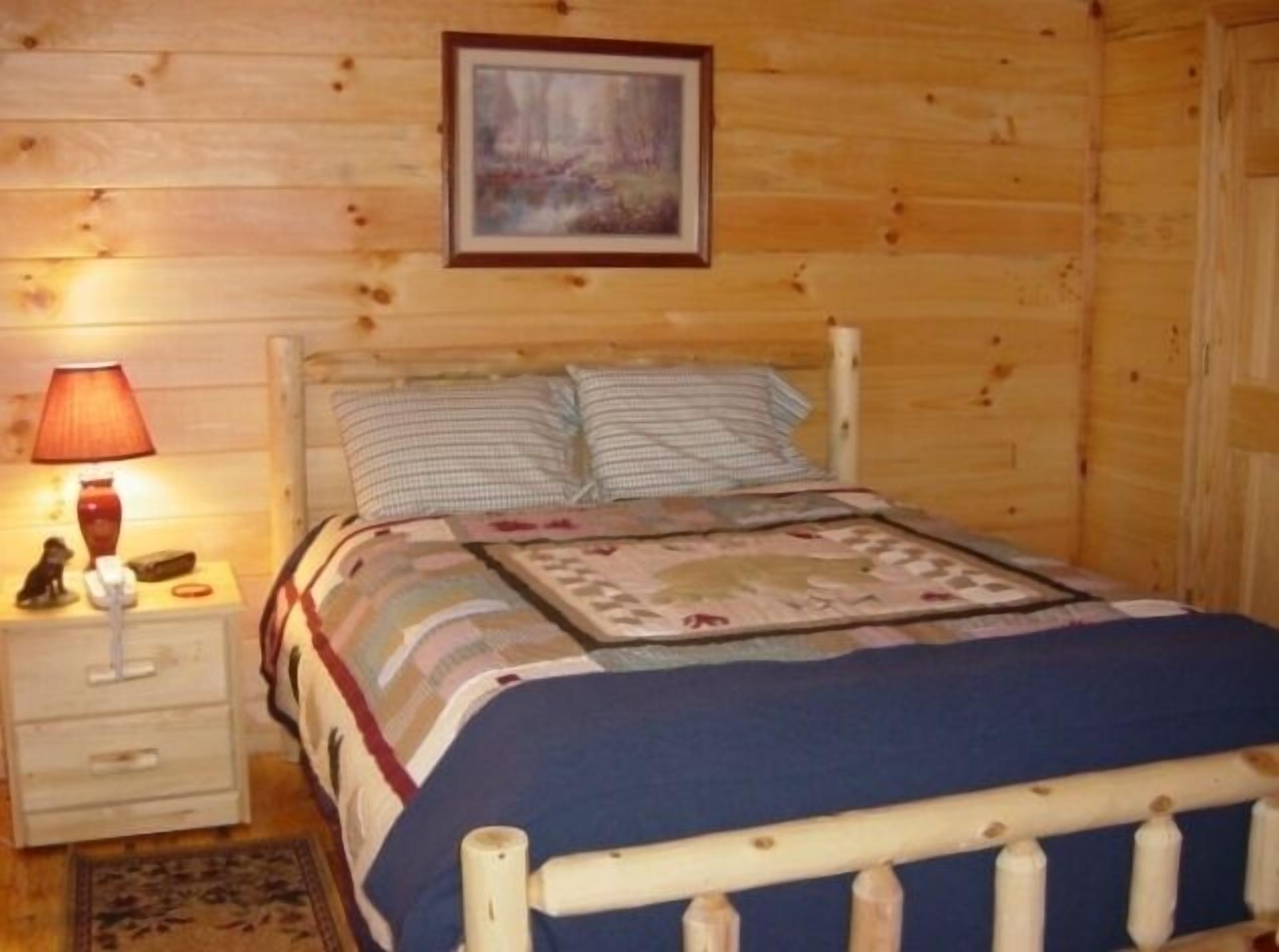 Cozy cabin 5ml north of Helen 2bdrm 1bth See description