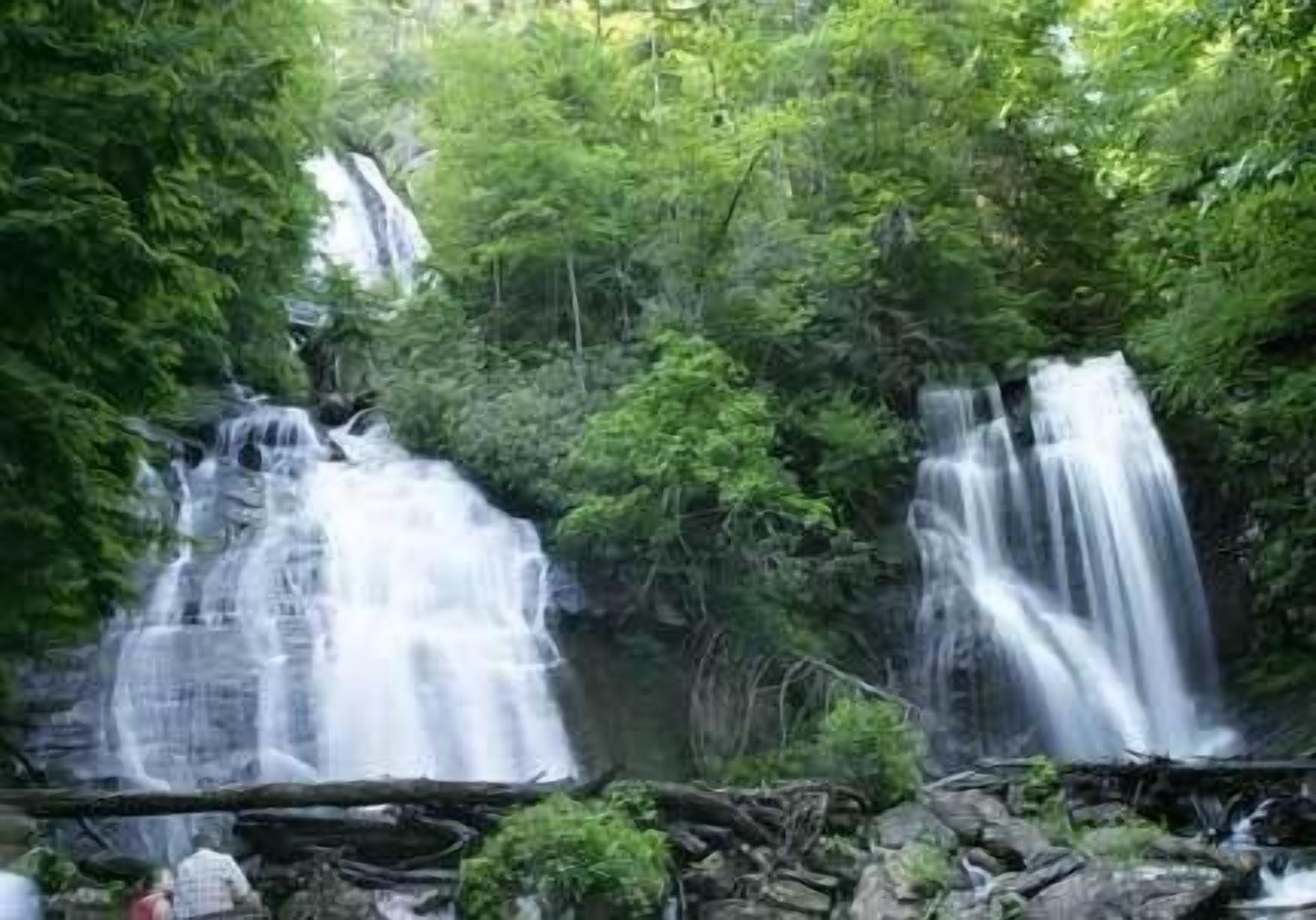Anna Ruby falls within Unicoi State Park is a very easy 1mi hike.