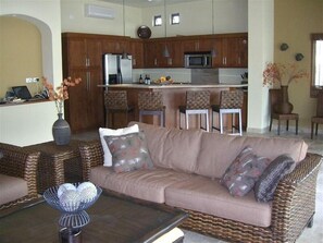 Smart TV, DVD player, stereo