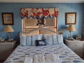 2 habitaciones, escritorio, tabla de planchar con plancha y wifi 